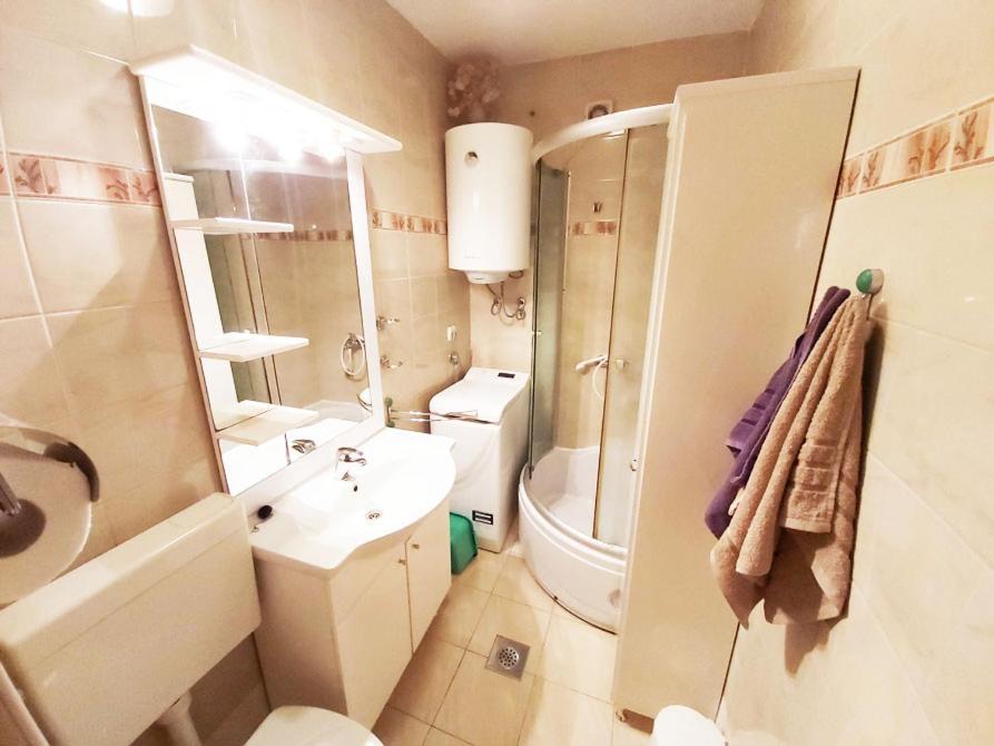 Apartments Carmen Vinišće المظهر الخارجي الصورة