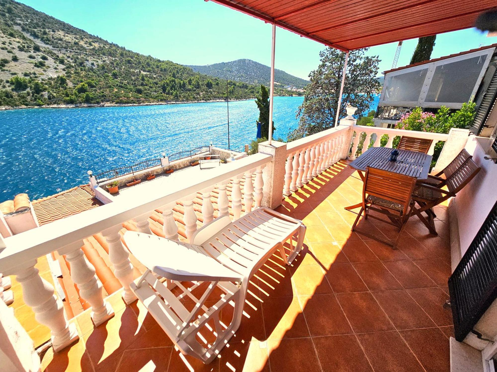 Apartments Carmen Vinišće المظهر الخارجي الصورة