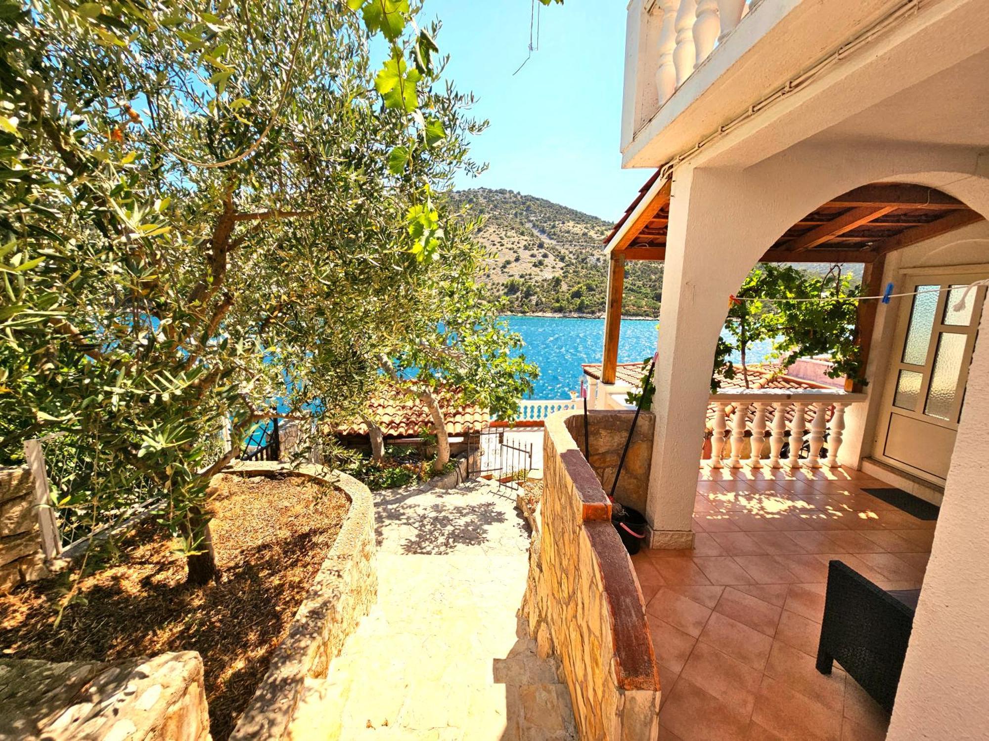 Apartments Carmen Vinišće المظهر الخارجي الصورة