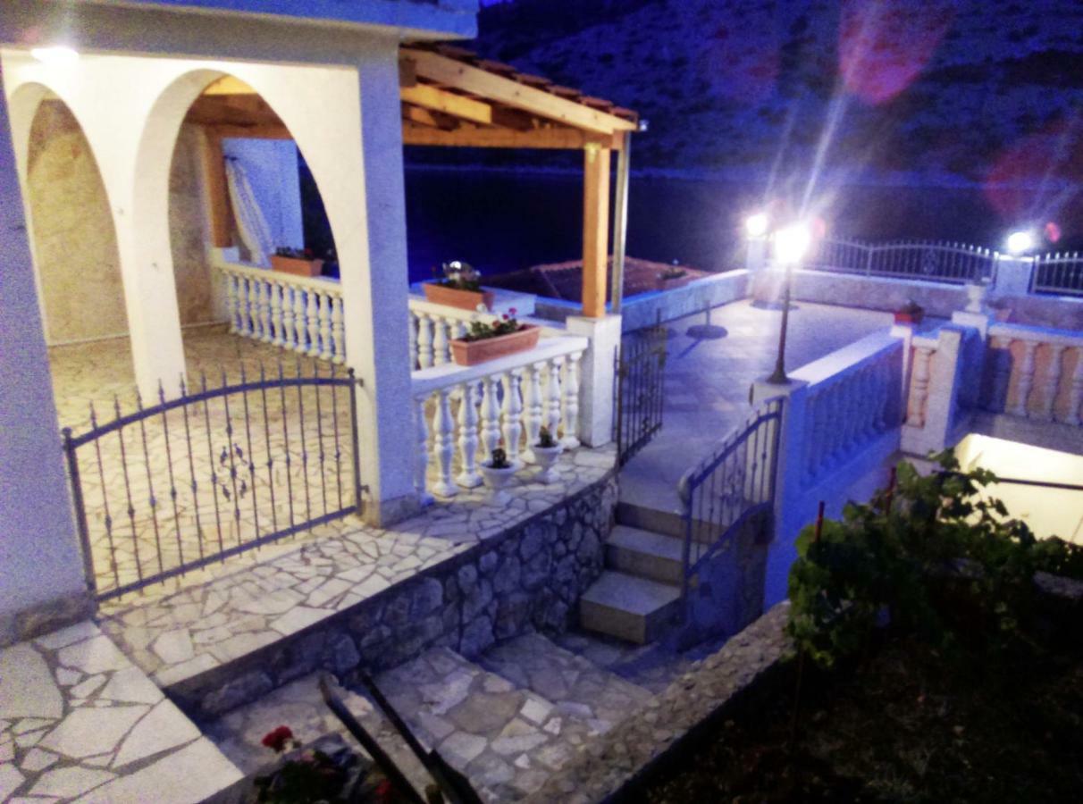 Apartments Carmen Vinišće المظهر الخارجي الصورة