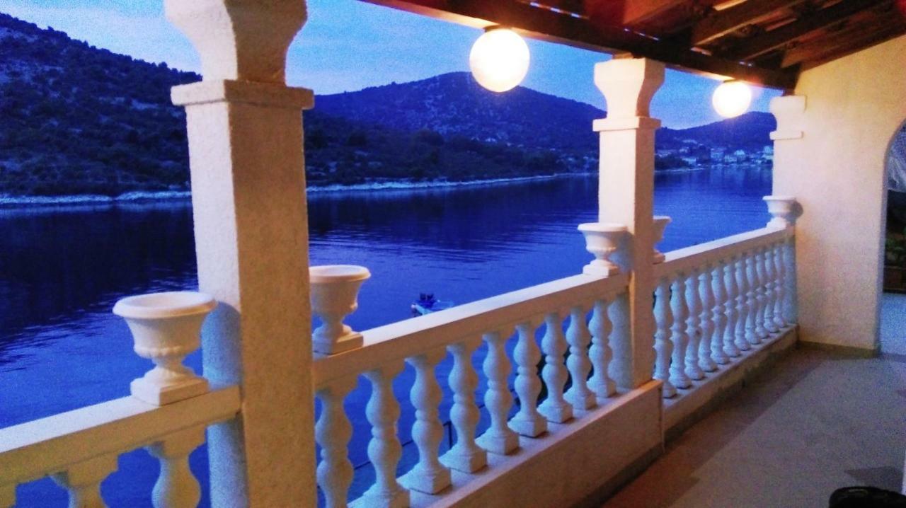 Apartments Carmen Vinišće المظهر الخارجي الصورة