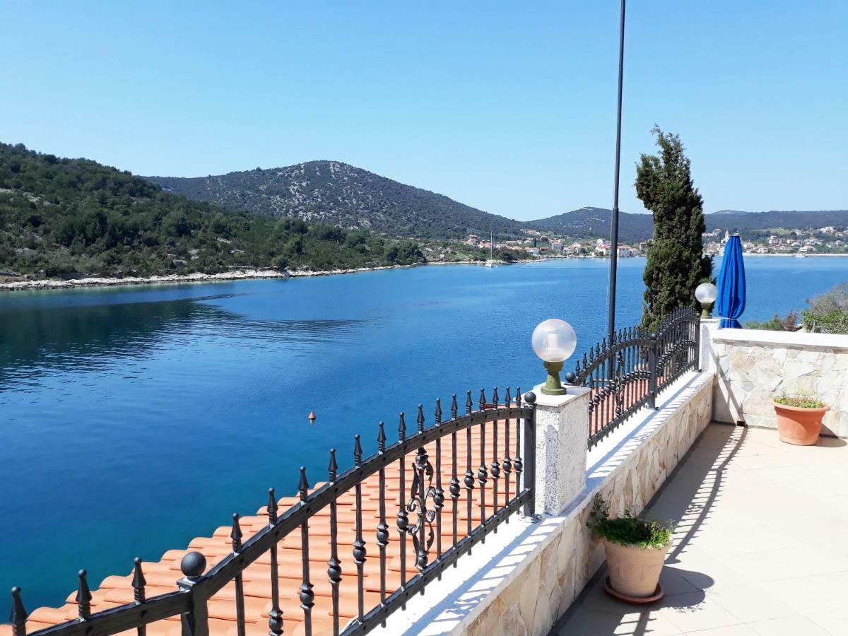 Apartments Carmen Vinišće المظهر الخارجي الصورة