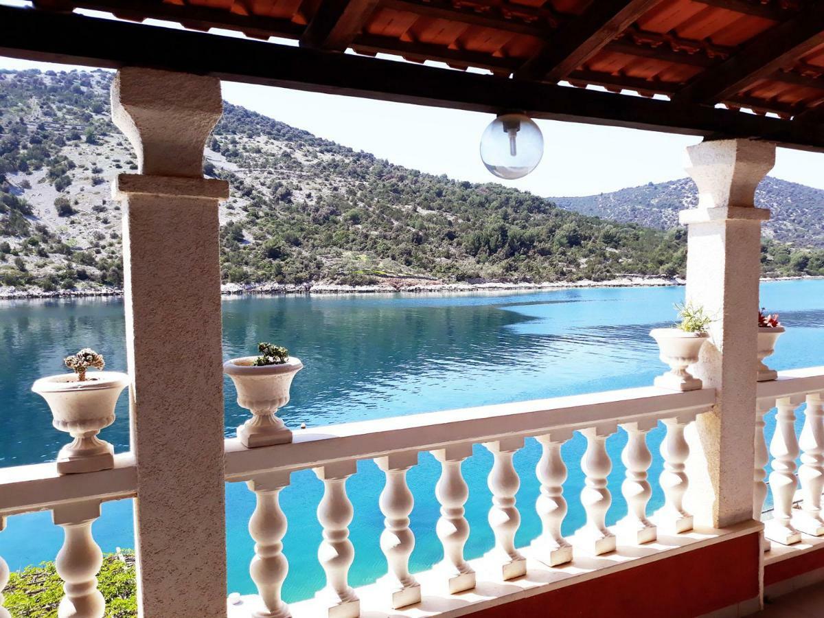Apartments Carmen Vinišće المظهر الخارجي الصورة