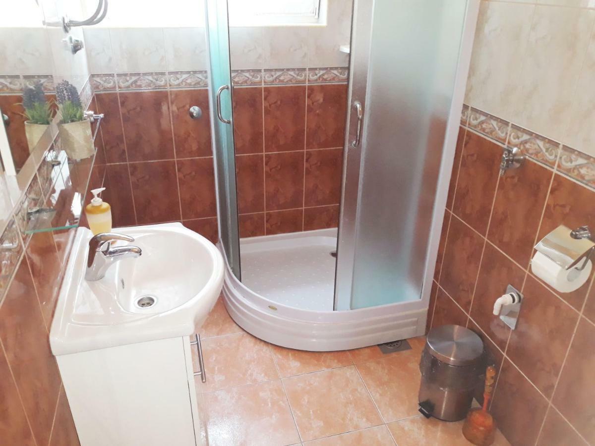 Apartments Carmen Vinišće المظهر الخارجي الصورة