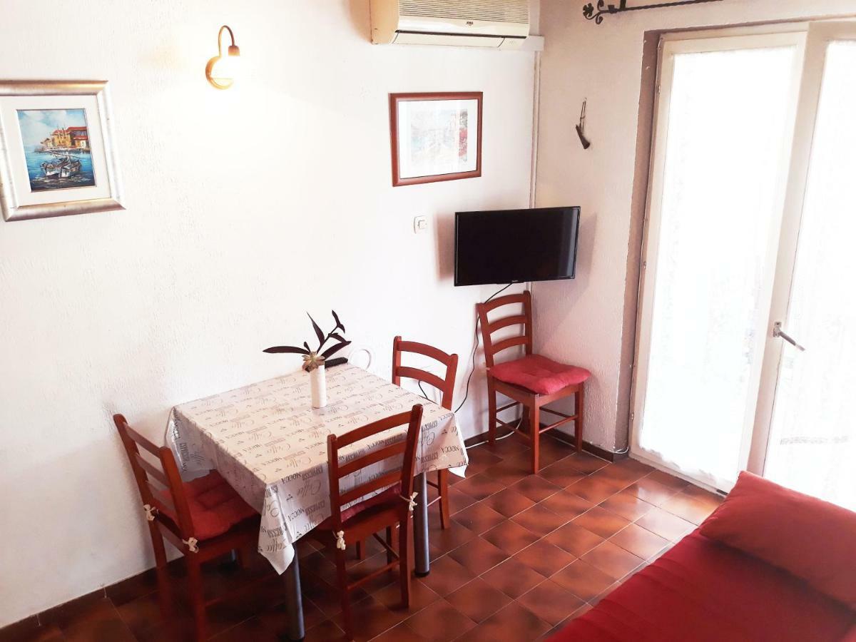 Apartments Carmen Vinišće المظهر الخارجي الصورة